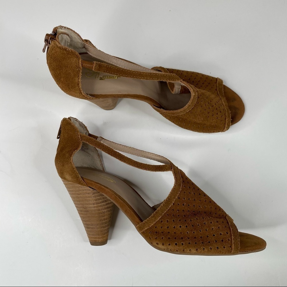 Seychelles Tan Suede Cone‎ Heels Size 9